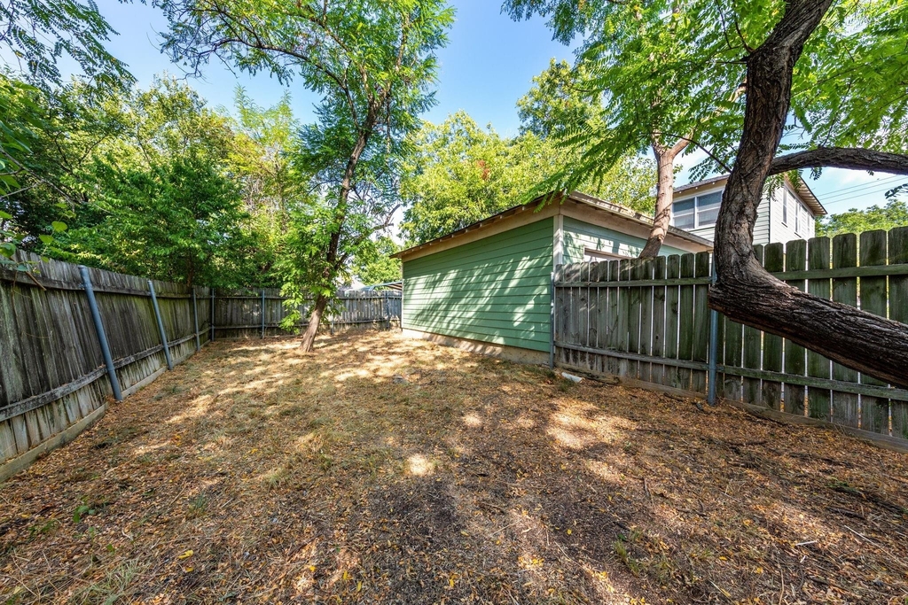 1608 E 19th St - Photo 28