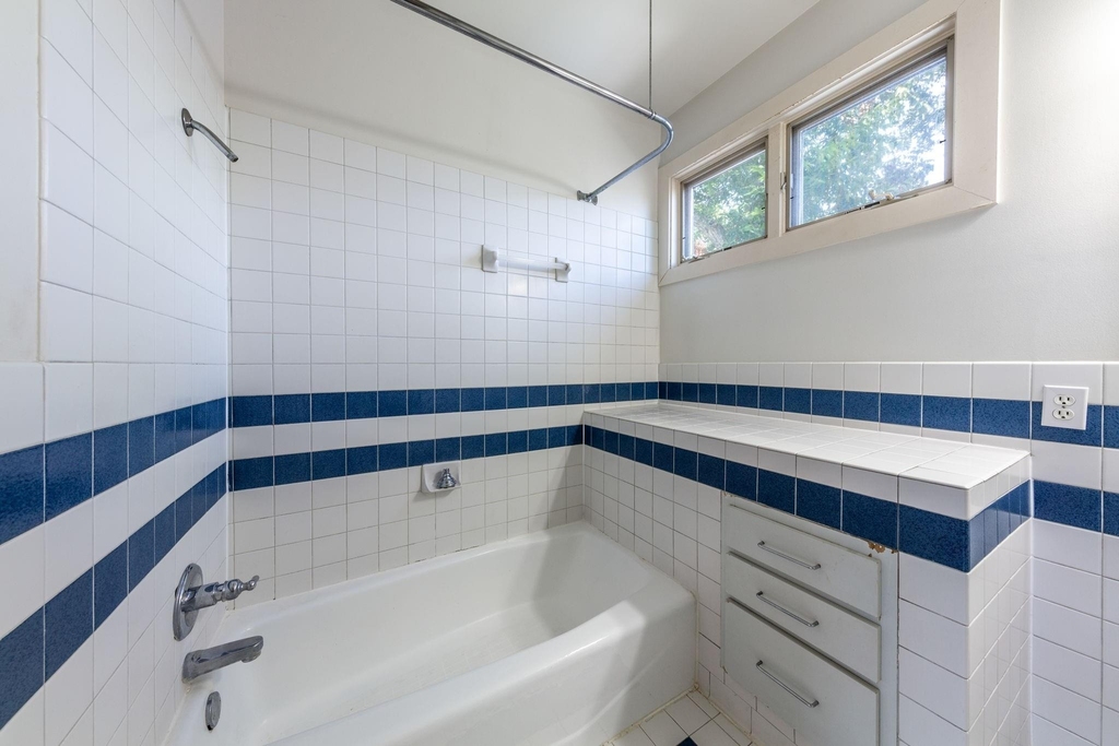 1608 E 19th St - Photo 19