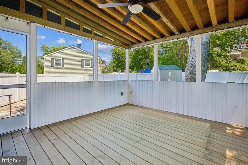3801 Denfeld Avenue - Photo 10