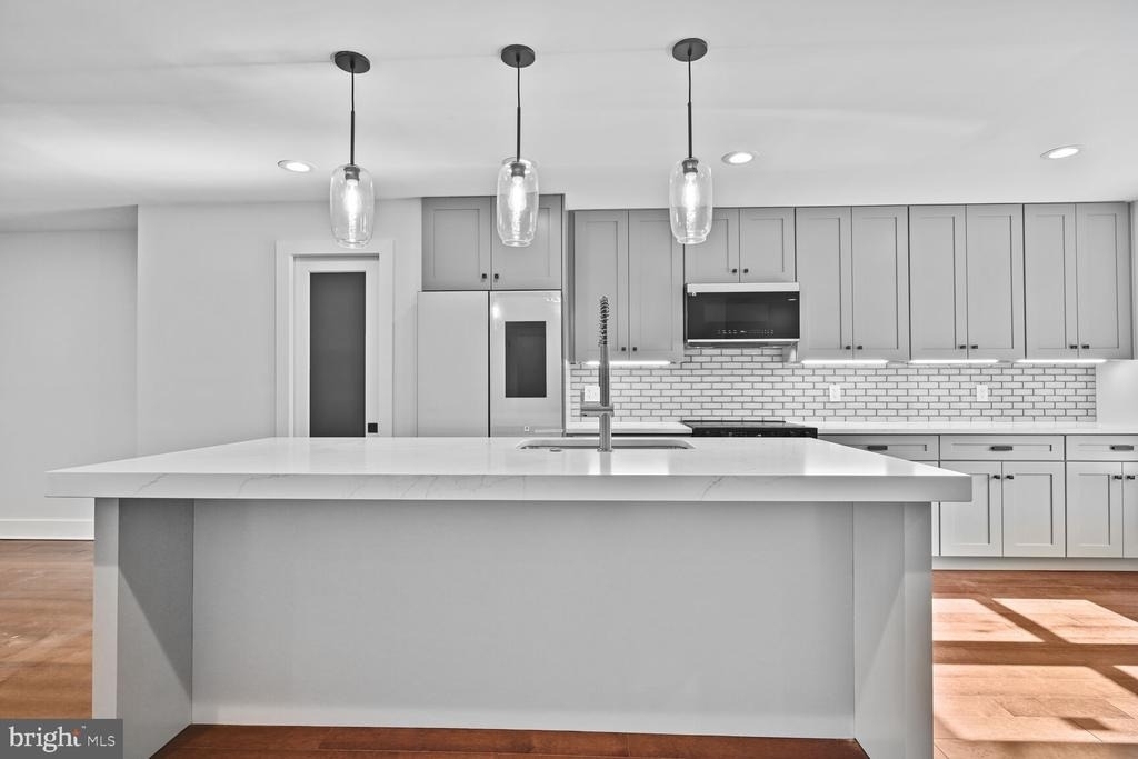 10222 Arizona Circle - Photo 11