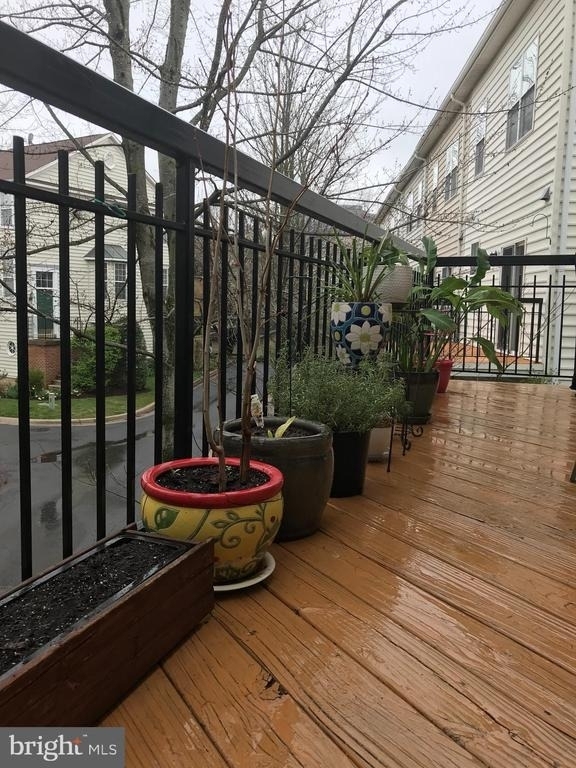 9742 Washingtonian Boulevard - Photo 4