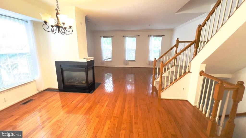 9742 Washingtonian Boulevard - Photo 5
