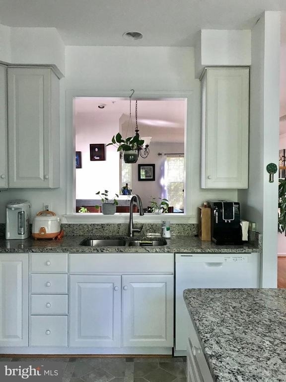 9742 Washingtonian Boulevard - Photo 2