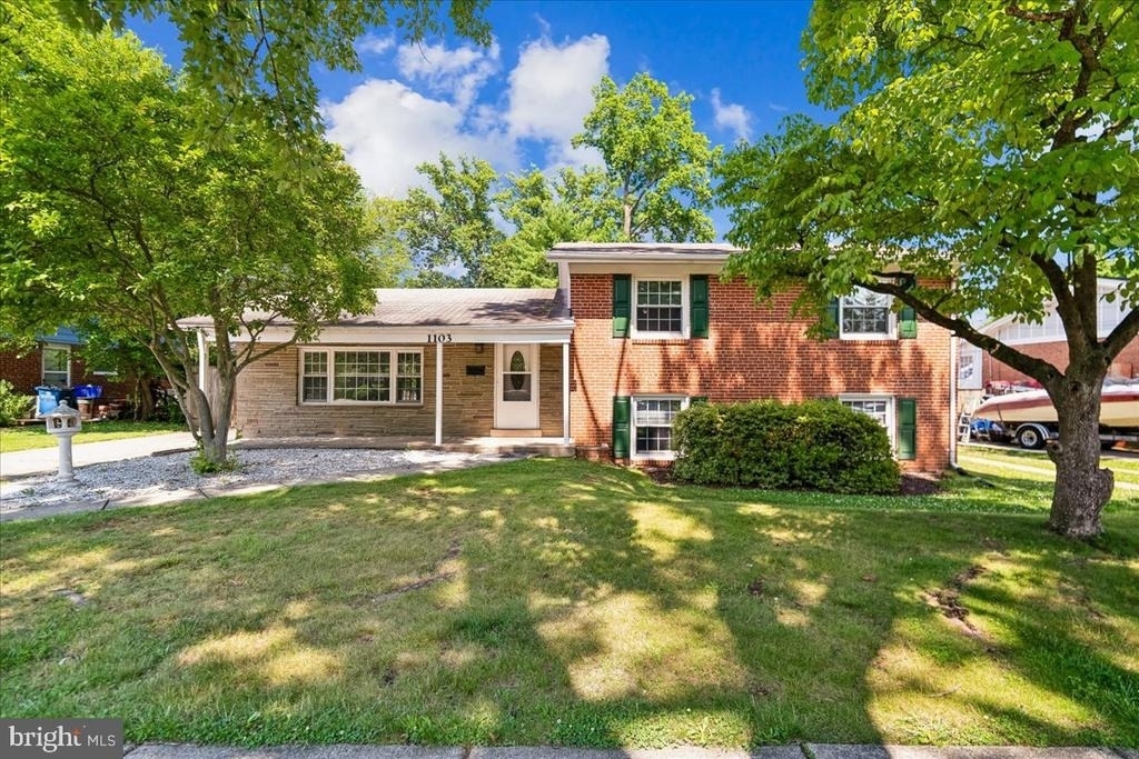 1103 Playford Lane - Photo 0