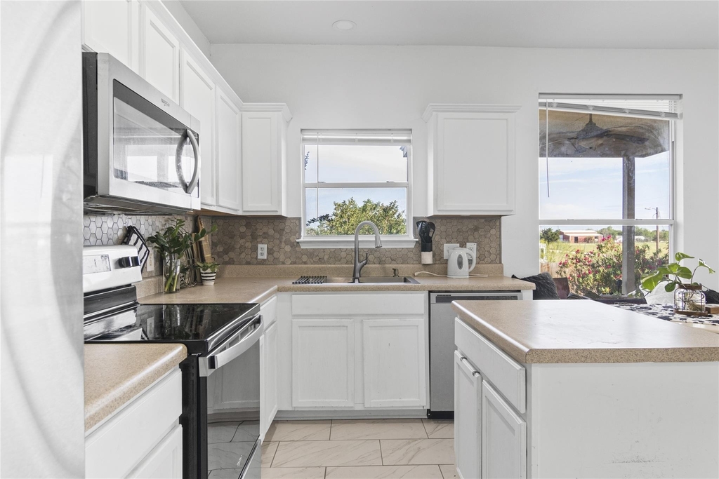 13524 Lyndon B Johnson St - Photo 13