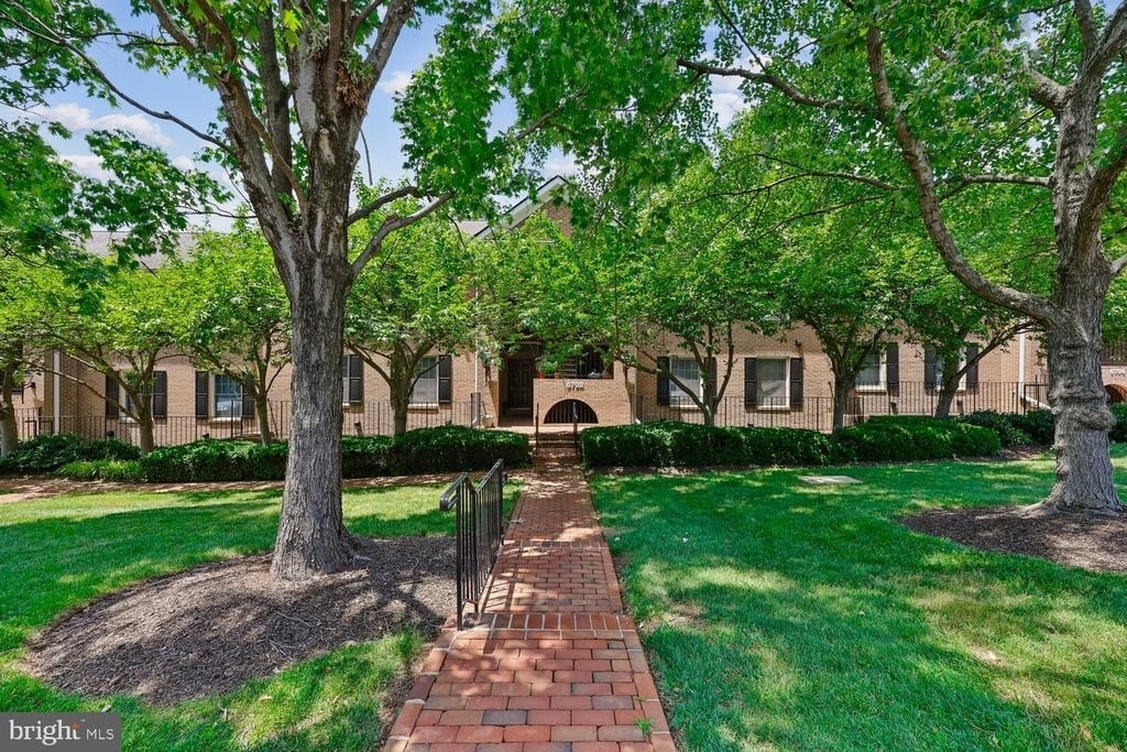 5702 Brewer House Circle - Photo 1