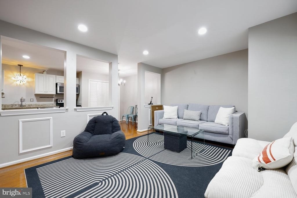5702 Brewer House Circle - Photo 4