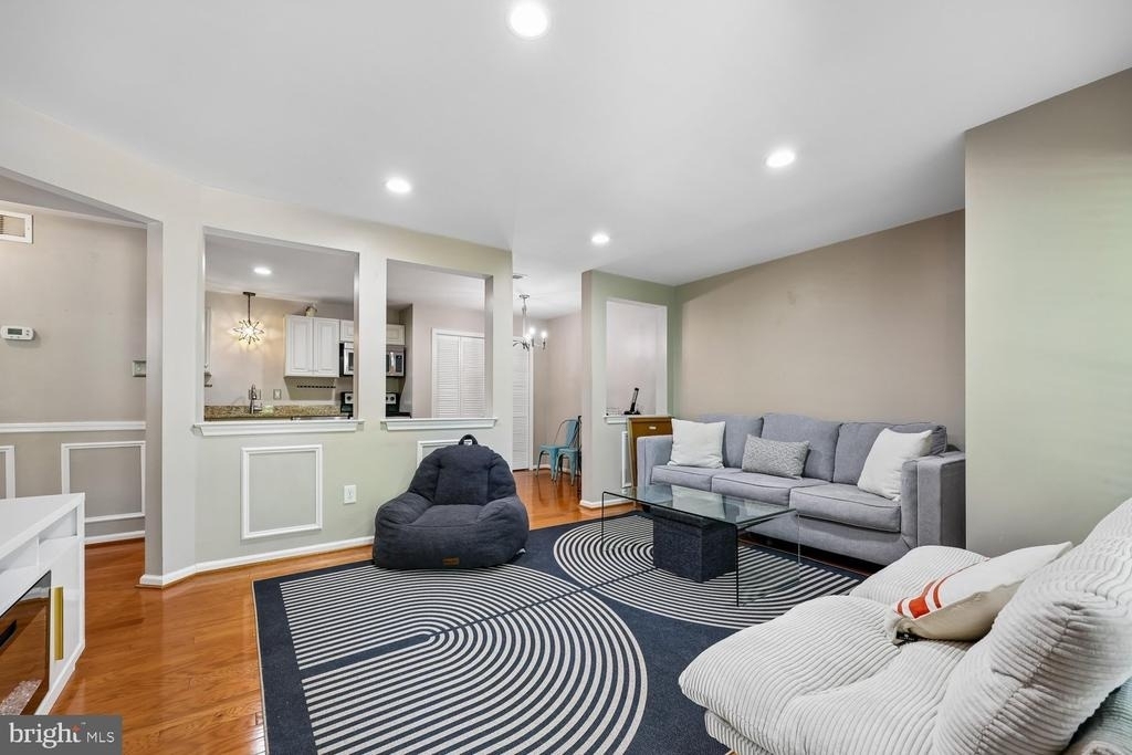 5702 Brewer House Circle - Photo 9