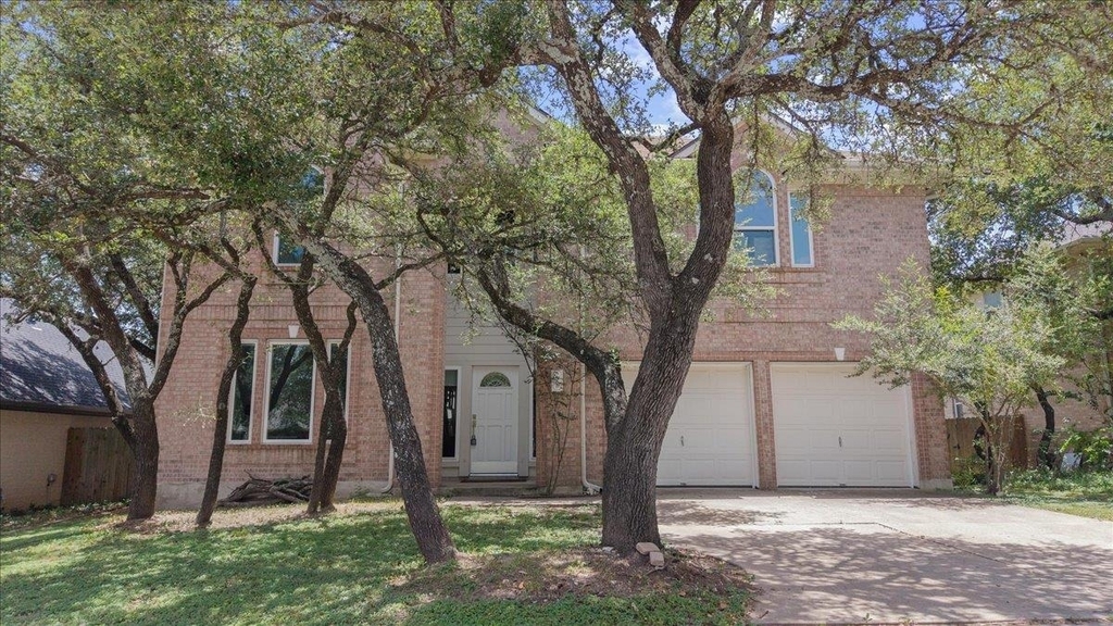 706 Hilltop Dr - Photo 0