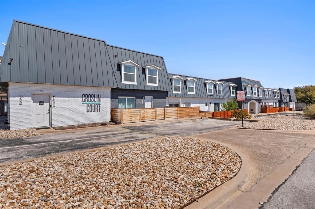 300 E Croslin St - Photo 14