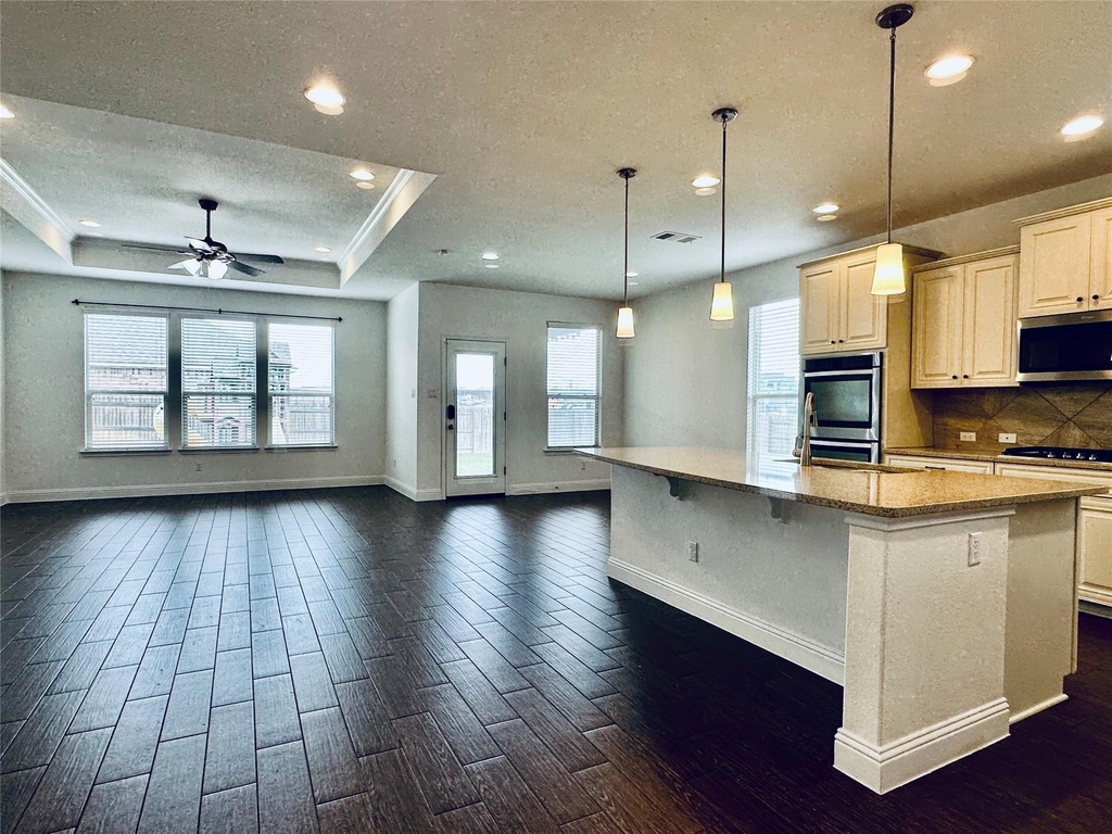 3308 De Torres Cir - Photo 0