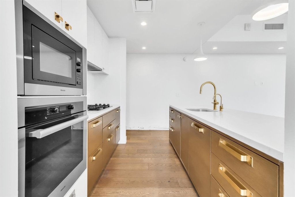 70 Rainey St - Photo 4