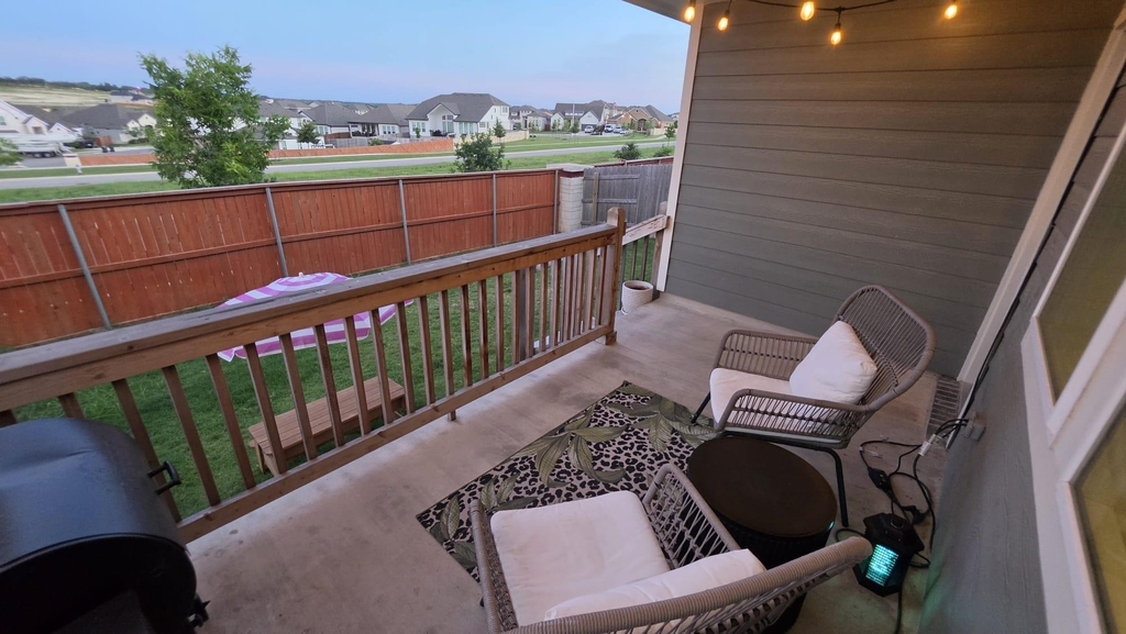 221 Travis Ln - Photo 3