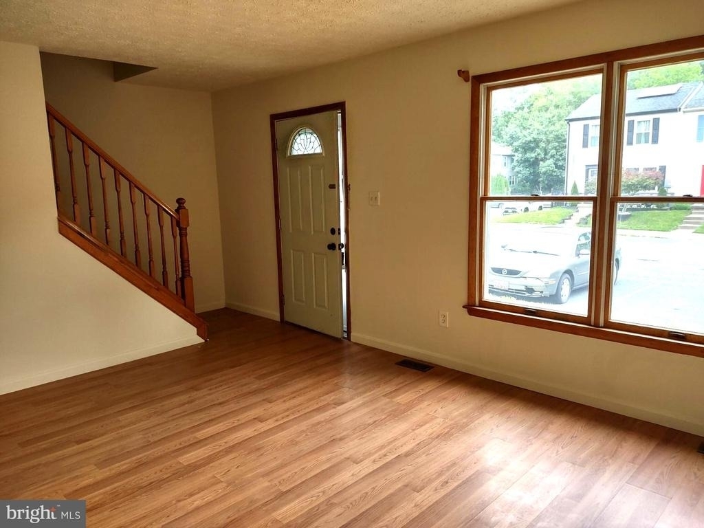 2208 Melrose Lane - Photo 3