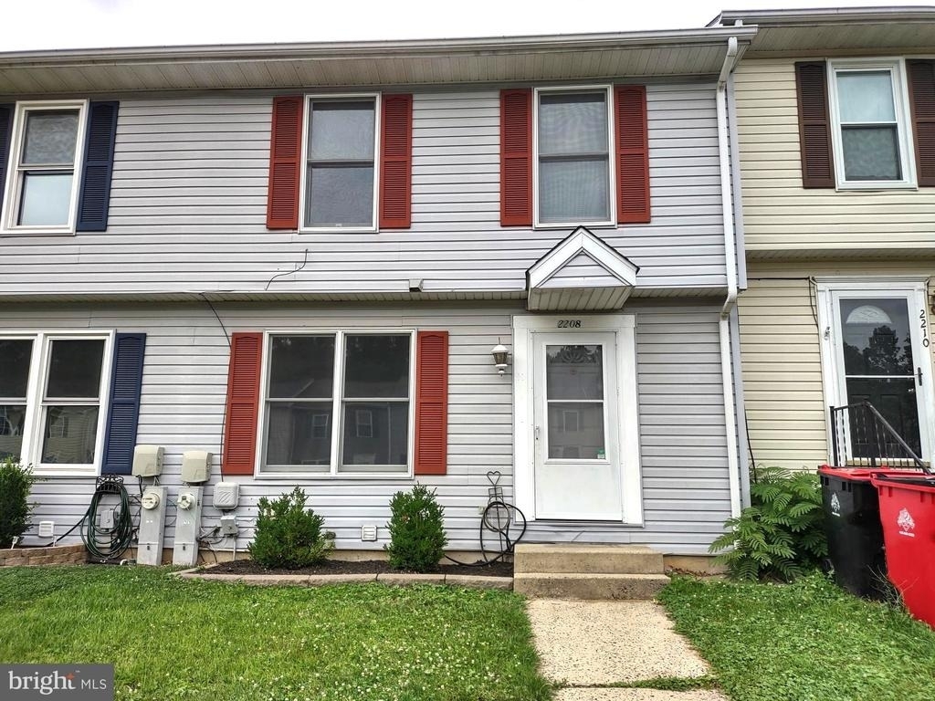 2208 Melrose Lane - Photo 0