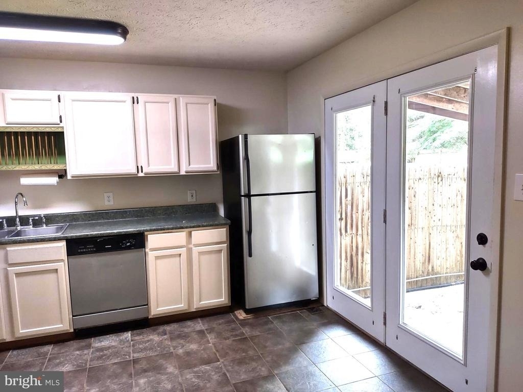 2208 Melrose Lane - Photo 7