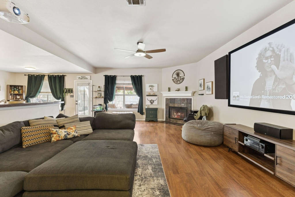 2412 Chestnut Path - Photo 1