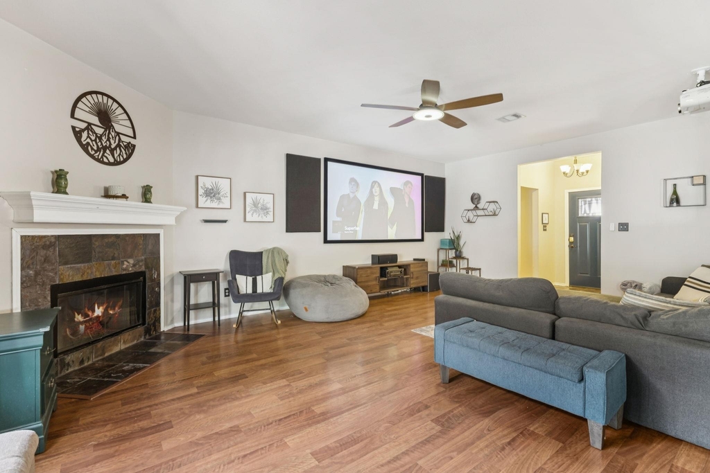 2412 Chestnut Path - Photo 3