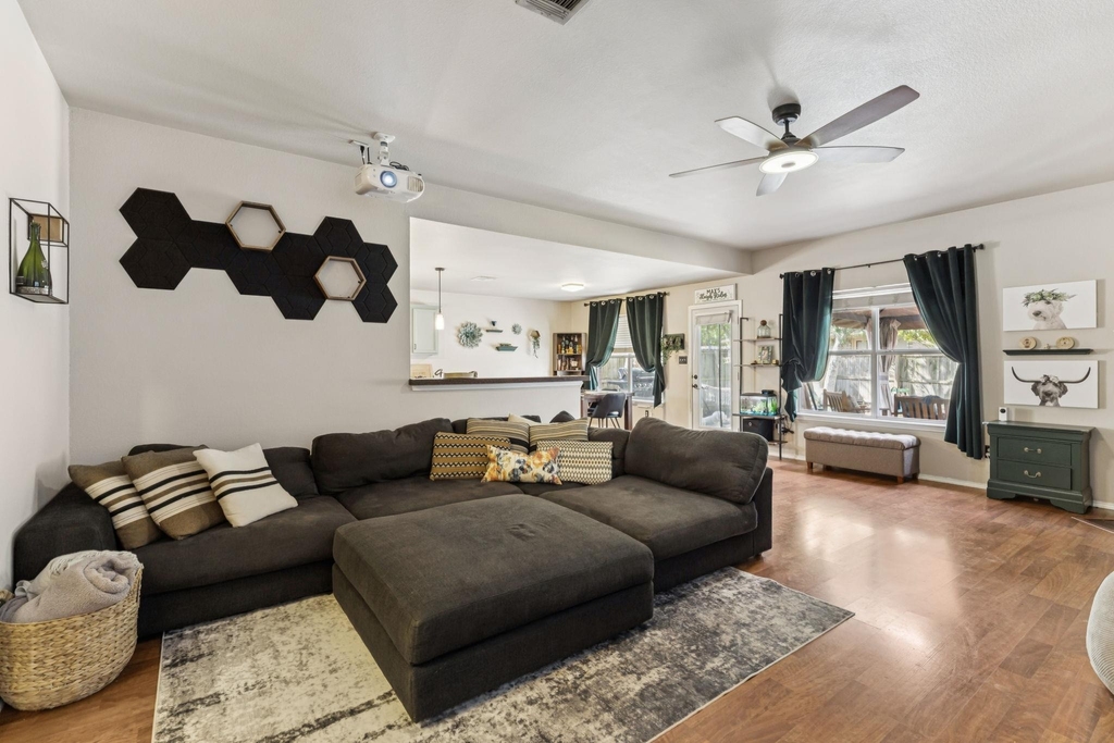 2412 Chestnut Path - Photo 2
