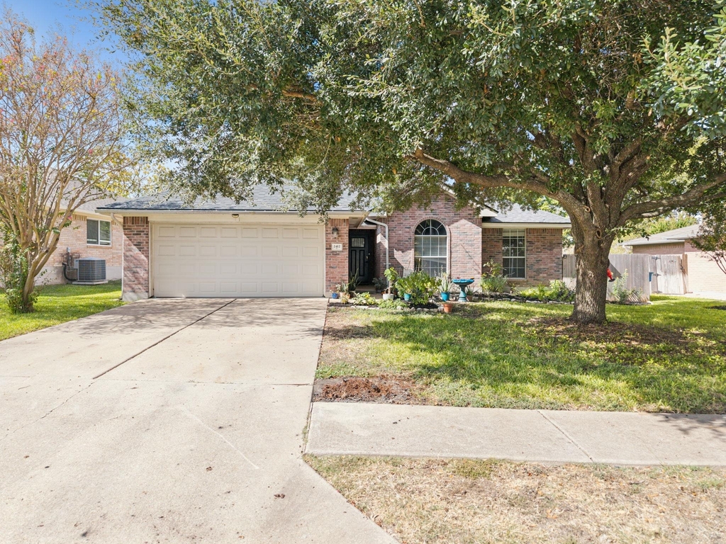 2412 Chestnut Path - Photo 0