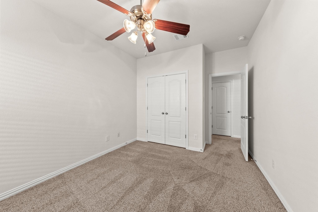 411 Tascate St - Photo 31