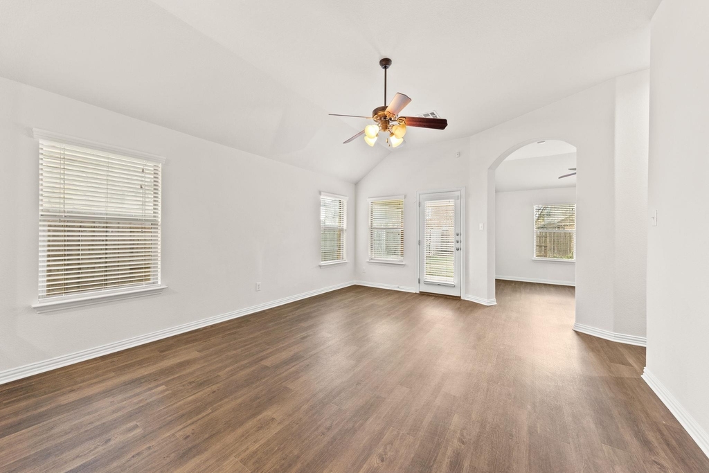 411 Tascate St - Photo 14