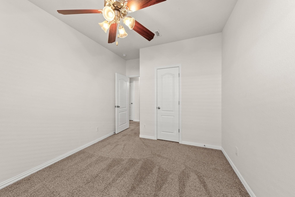 411 Tascate St - Photo 28