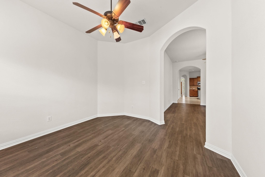 411 Tascate St - Photo 6