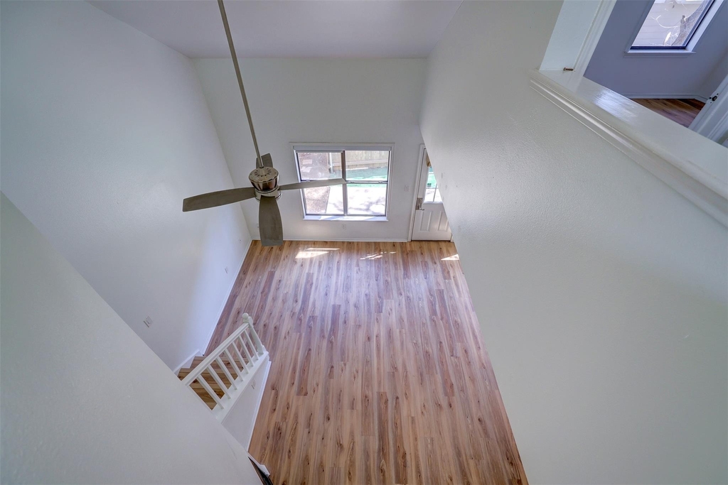 512 Eberhart Ln - Photo 31