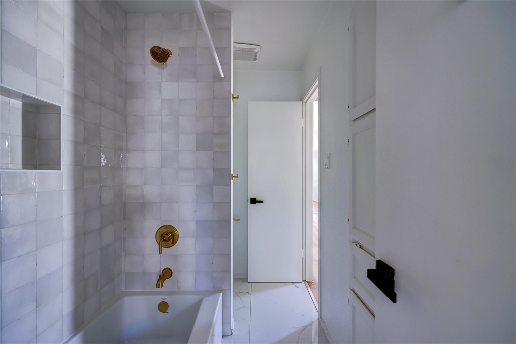 512 Eberhart Ln - Photo 30