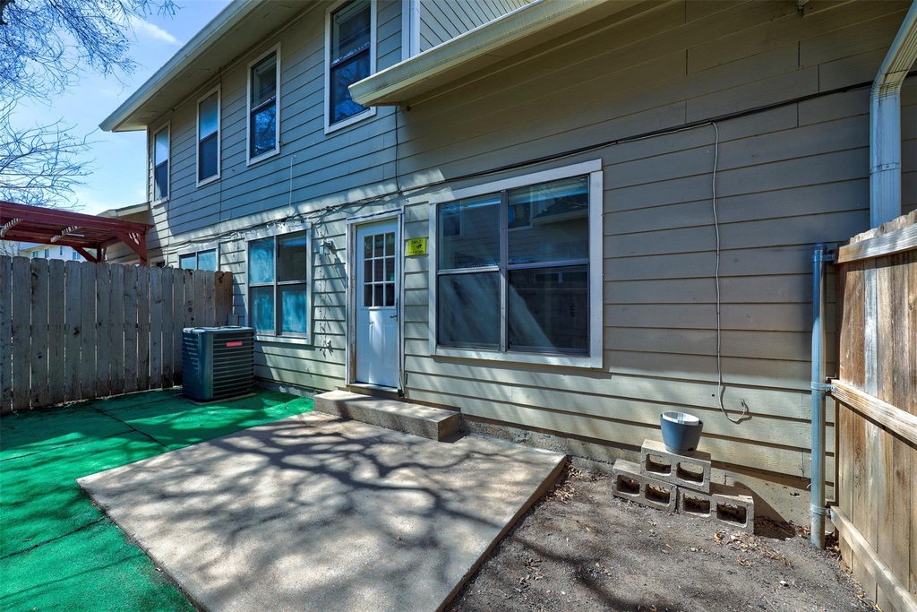 512 Eberhart Ln - Photo 38
