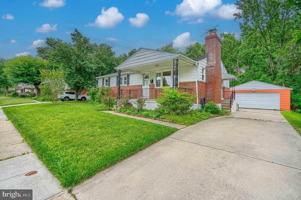 112 Springside Drive - Photo 0