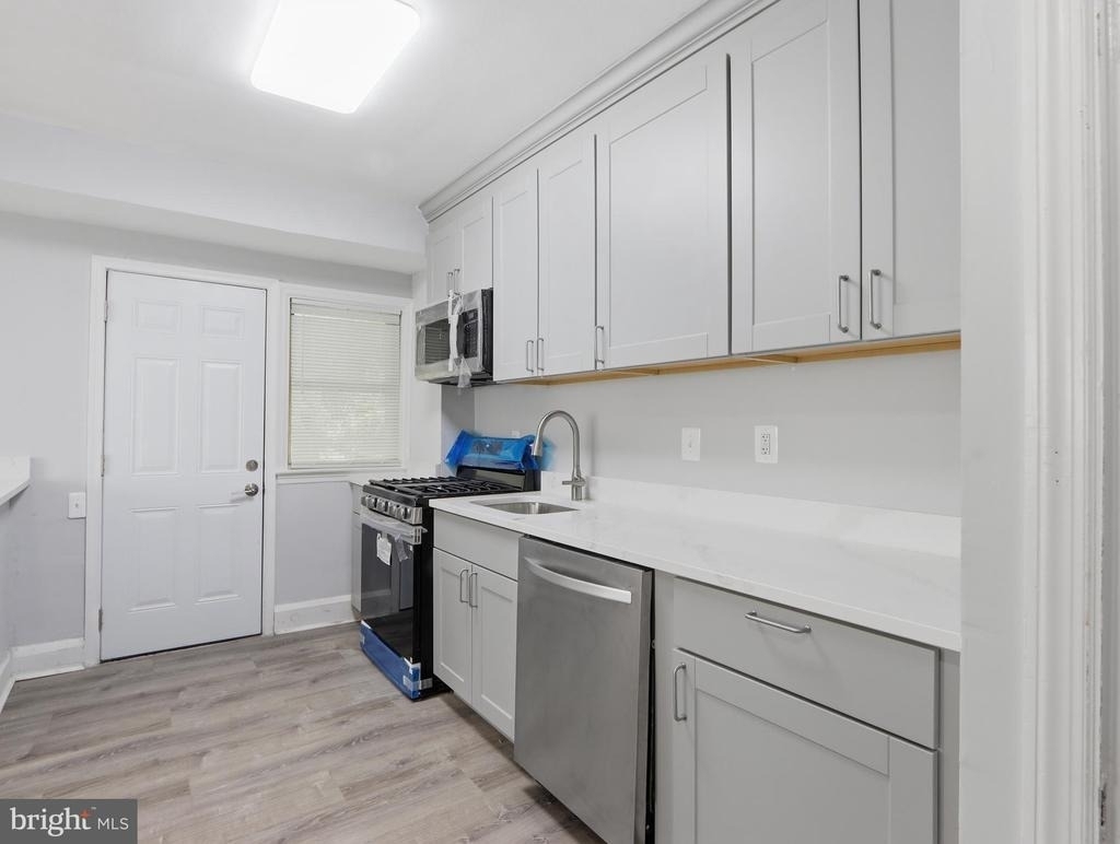 5112 Crosswood Avenue - Photo 10