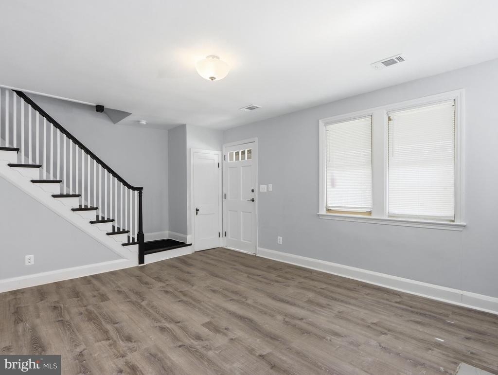 5112 Crosswood Avenue - Photo 4