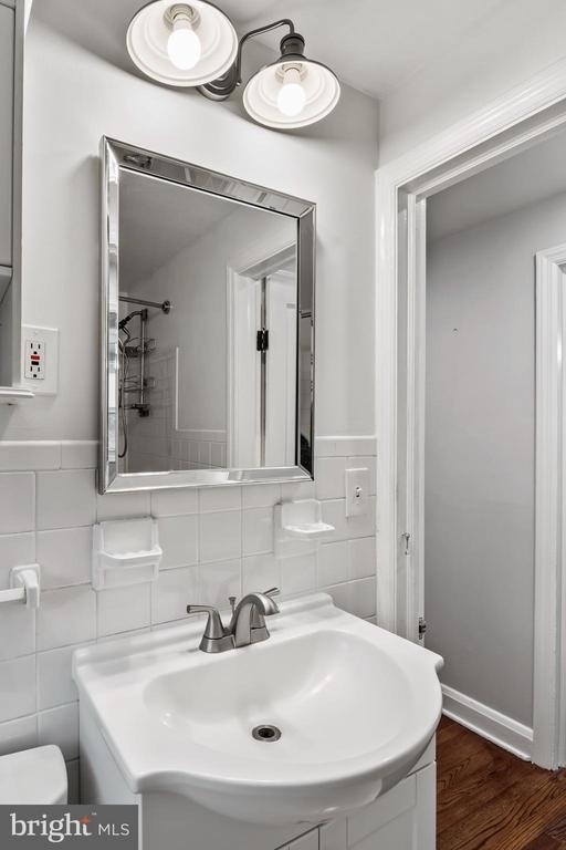 5911 Brackenridge Avenue - Photo 12