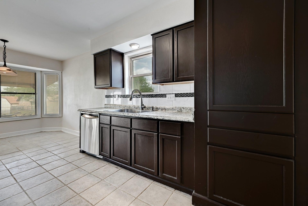 509 Greenway Dr - Photo 10