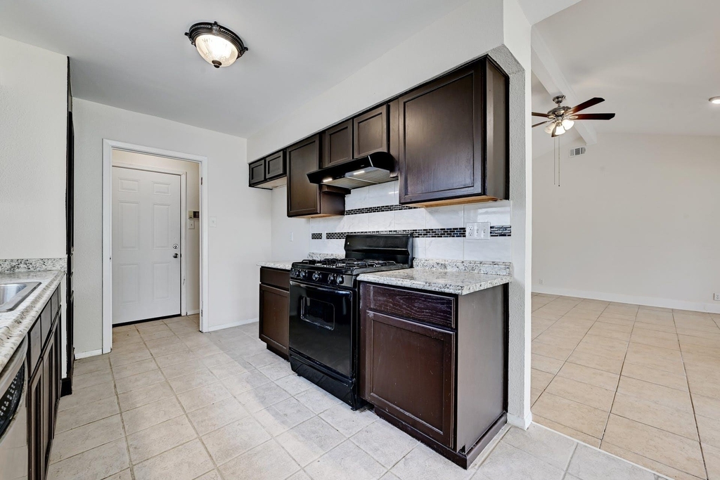 509 Greenway Dr - Photo 7