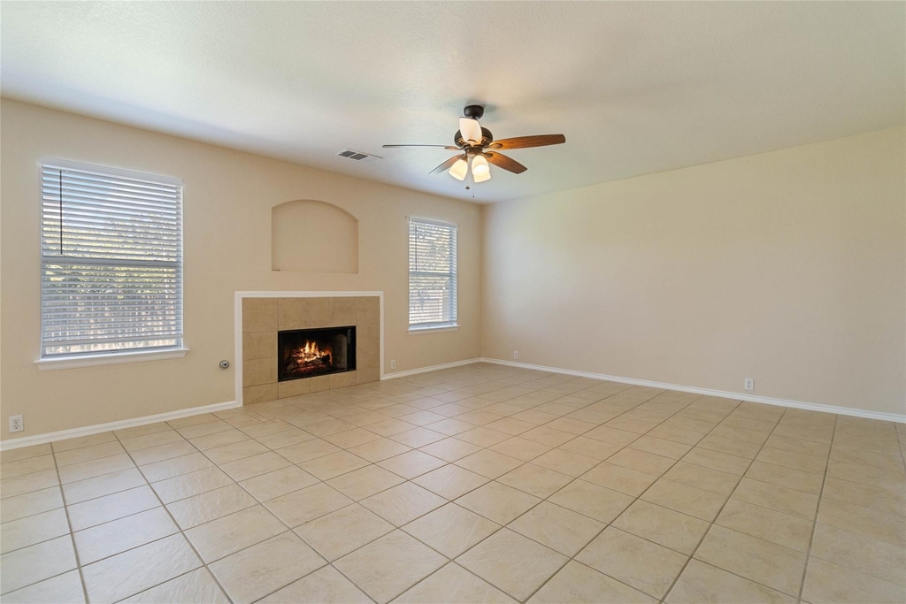 401 Spruce Dr - Photo 9
