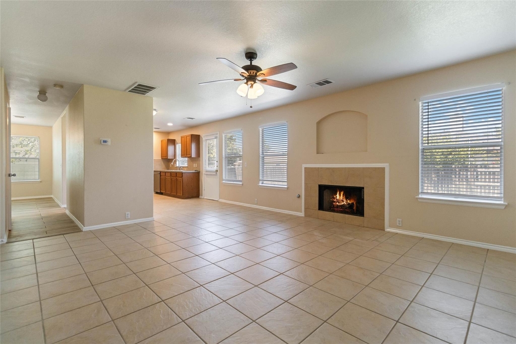 401 Spruce Dr - Photo 8