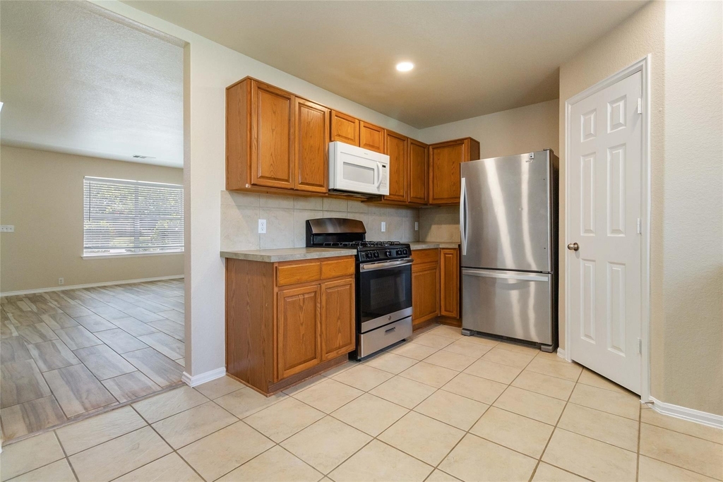 401 Spruce Dr - Photo 12