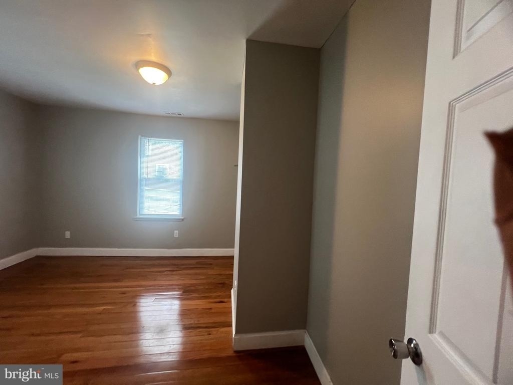 5906 Benton Heights Avenue - Photo 15