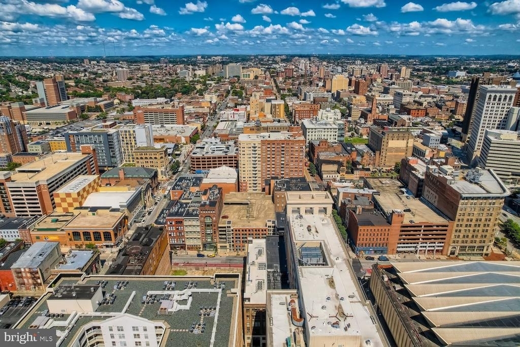 311 W Baltimore Street - Photo 24