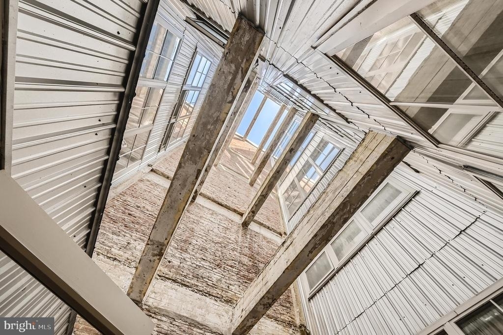 311 W Baltimore Street - Photo 16