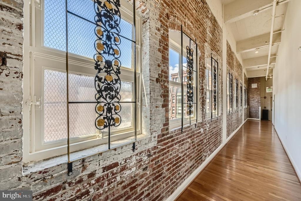 311 W Baltimore Street - Photo 2