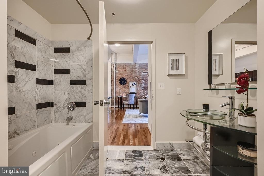 311 W Baltimore Street - Photo 9
