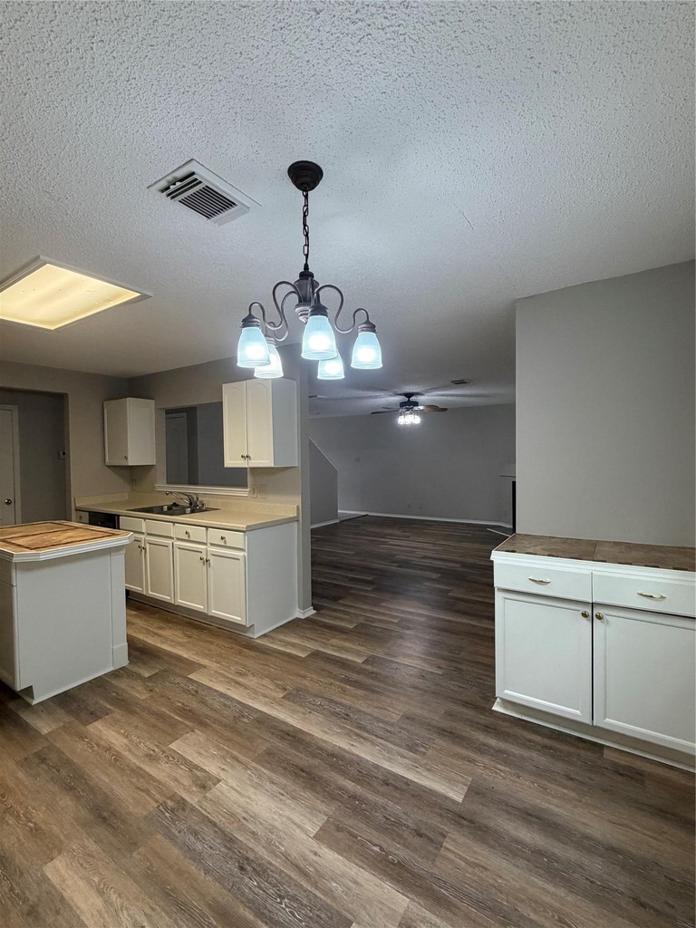 305 Stone Park - Photo 9