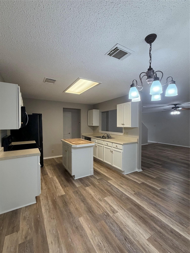 305 Stone Park - Photo 8