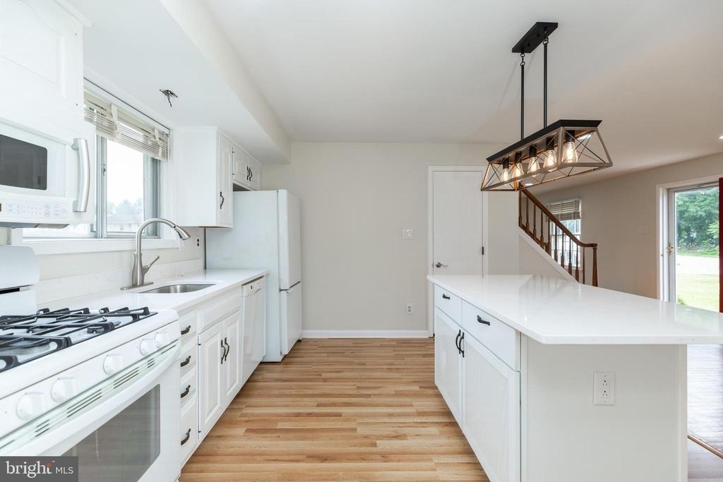 410 Woodlawn Avenue - Photo 11