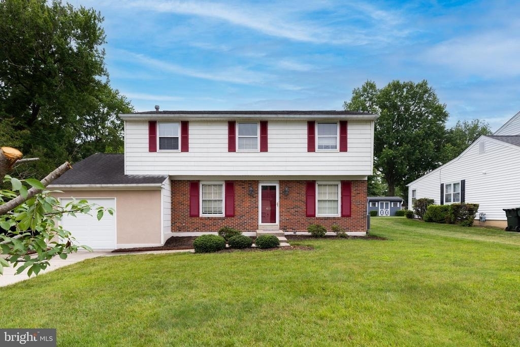 410 Woodlawn Avenue - Photo 1