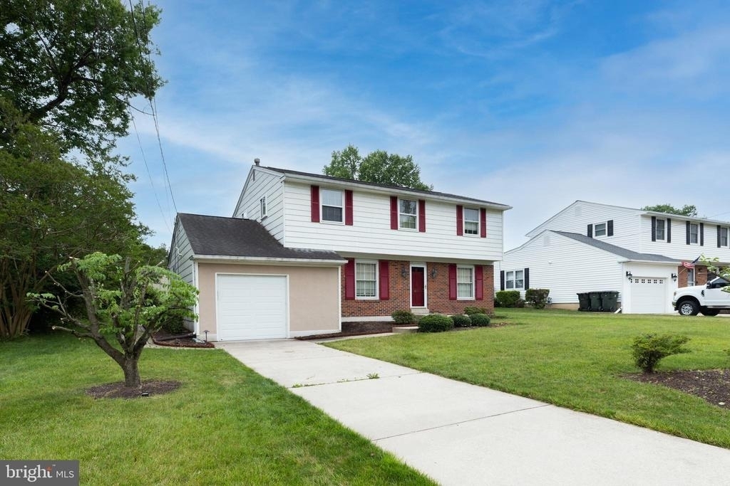 410 Woodlawn Avenue - Photo 0